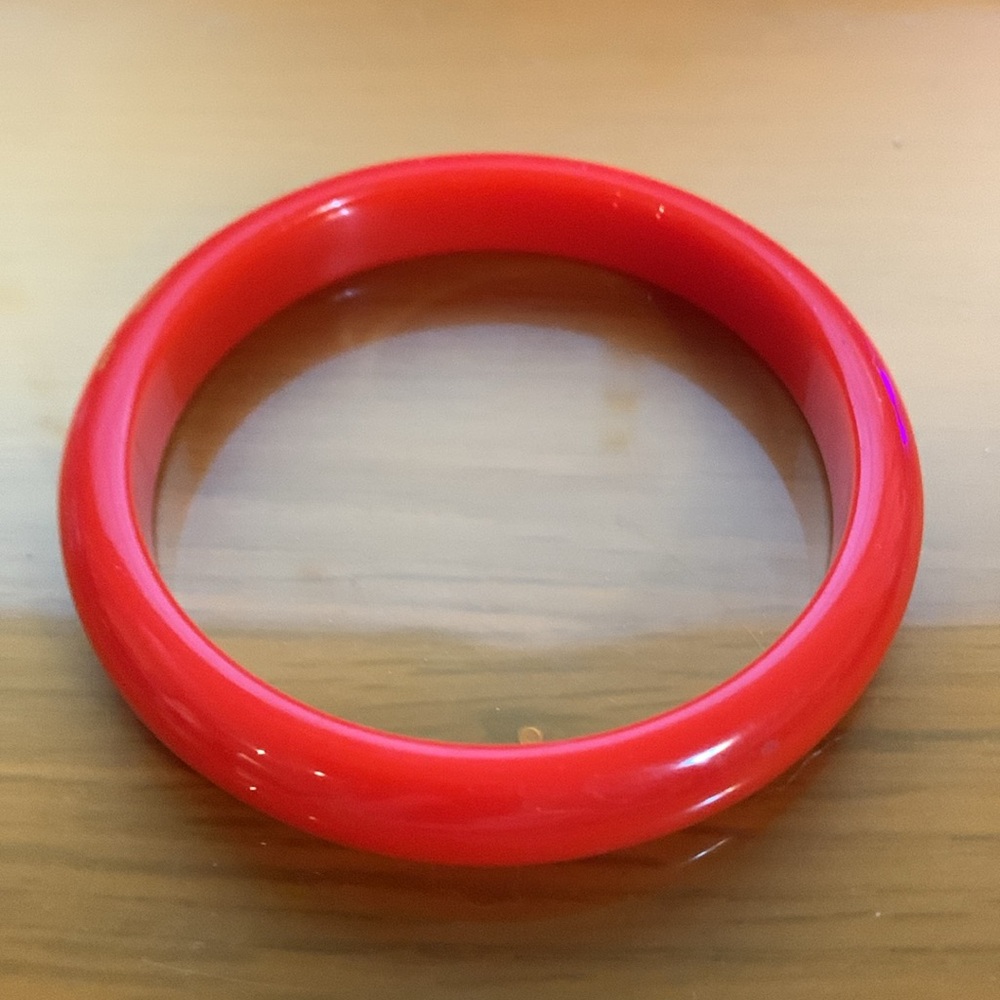 Red bangle bracelet* - Picture 5 of 6